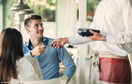 4037D12800000578-4497756-image-a-31_1494552645382