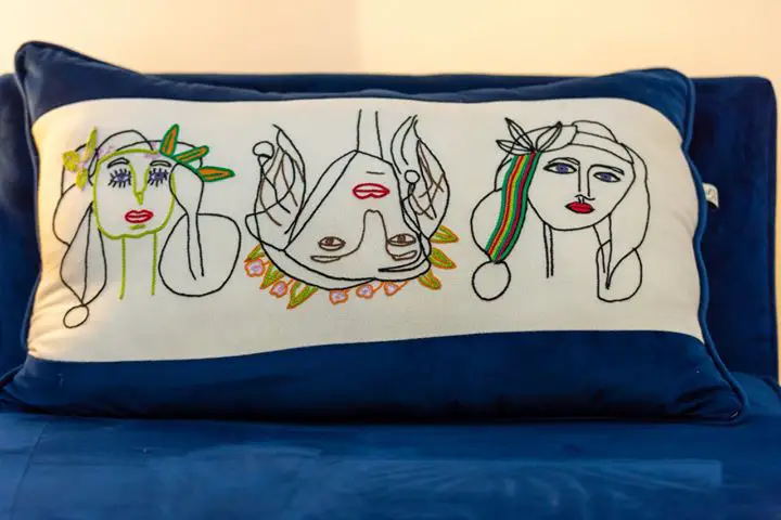 58382875_320380395316350_5350402594994913280_n