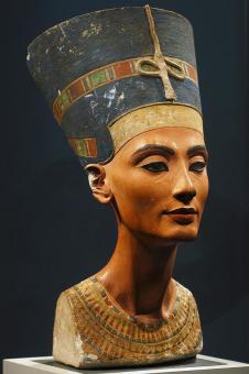 1-germany-berlin-nefertiti-bust-everett