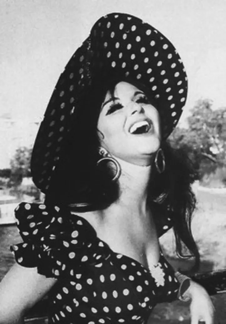 tumblr_p67pj25Pdo1wt229go1_250.v1